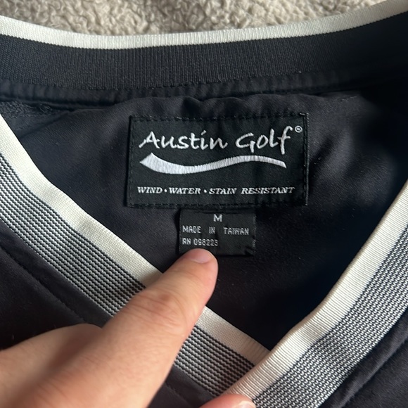 Vintage Golf Pull Over - Picture 2 of 5